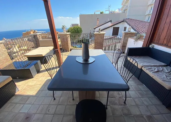 Adamas Domus Holiday home *